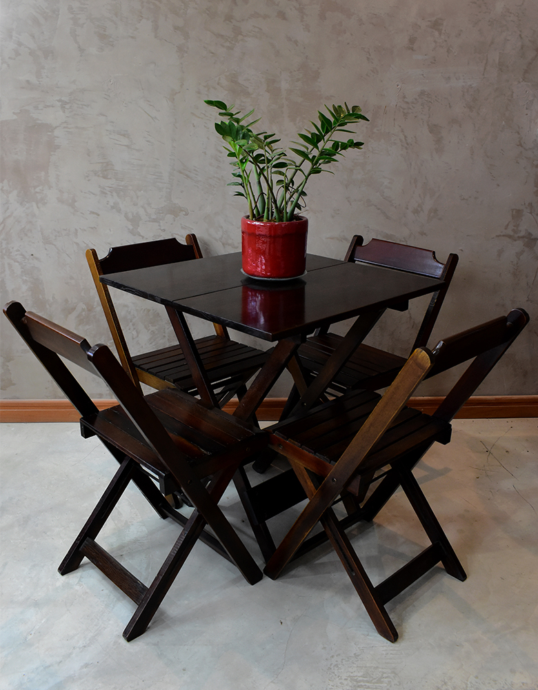 Conjunto de Mesas e Cadeiras em Madeira Maderfix